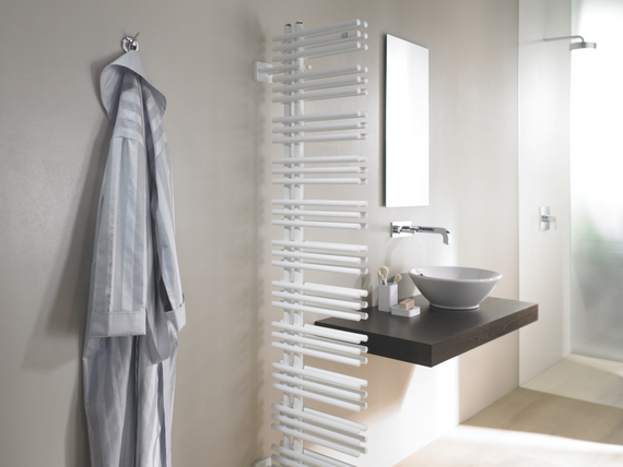 Zehnder Yucca Asym Rendering Zehnder Yucca Asym Decorative radiator Front view